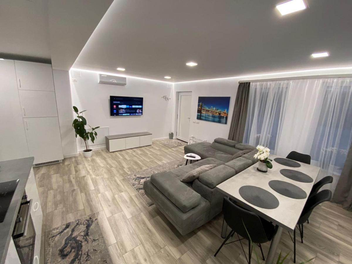 Ferienwohnung Lora Studio Suceava Exterior foto